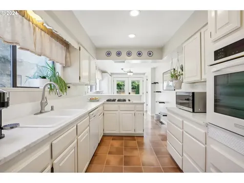 1570 Holly Street West Linn OR 97068