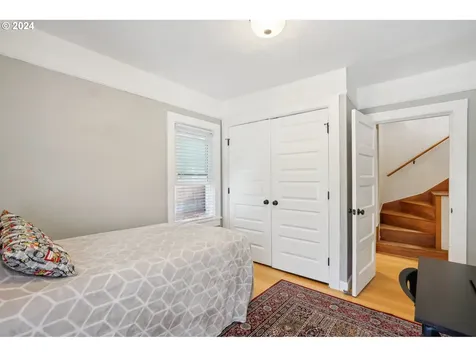 1570 Holly Street West Linn OR 97068