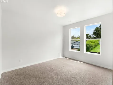 331 SE Jetty Avenue Lincoln City OR 97367