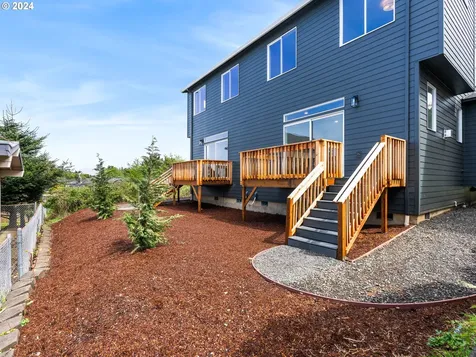331 SE Jetty Avenue Lincoln City OR 97367