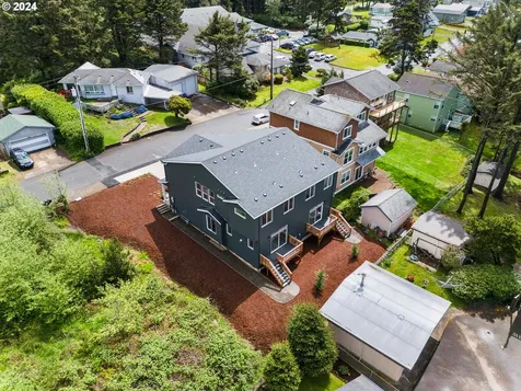 331 SE Jetty Avenue Lincoln City OR 97367