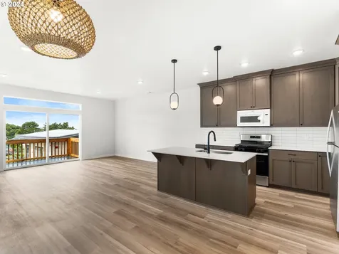 331 SE Jetty Avenue Lincoln City OR 97367