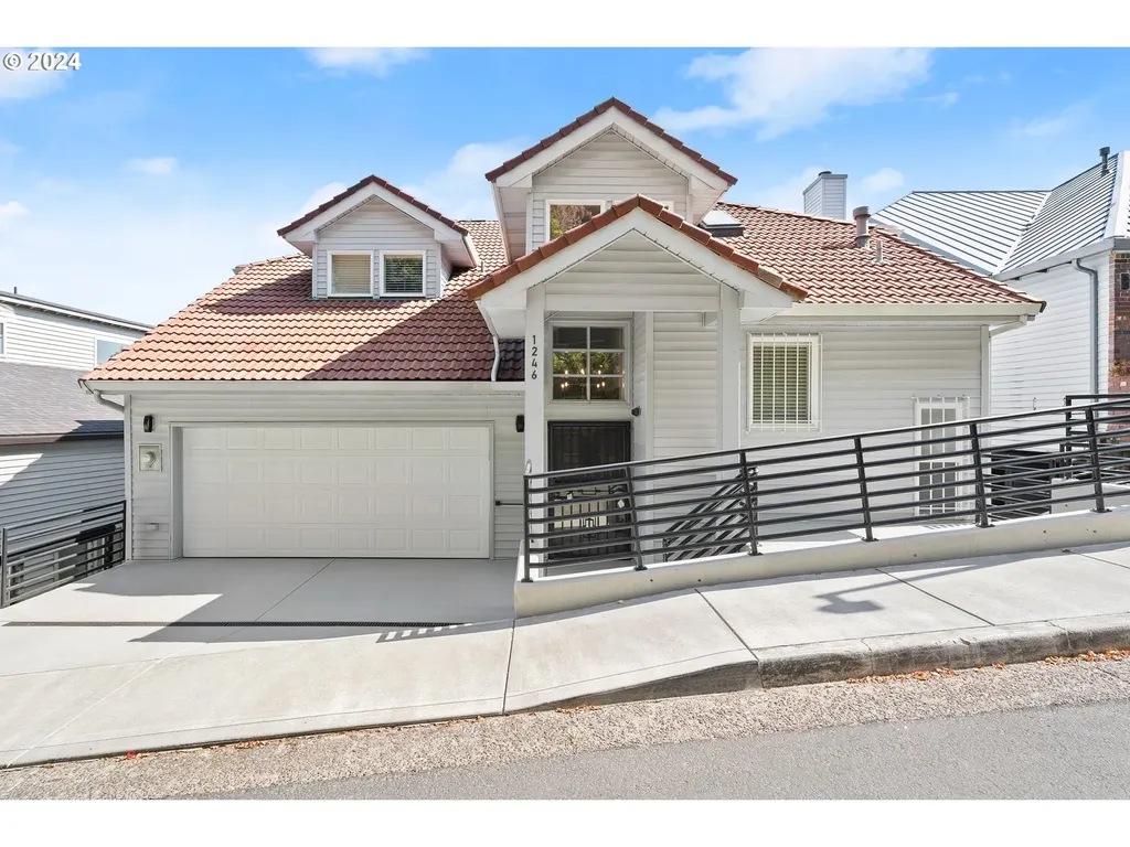 1246 SW Cardinell Way Portland OR 97201