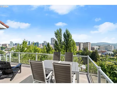 1246 SW Cardinell Way Portland OR 97201