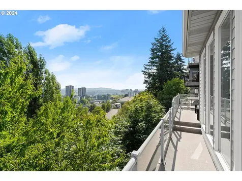1246 SW Cardinell Way Portland OR 97201