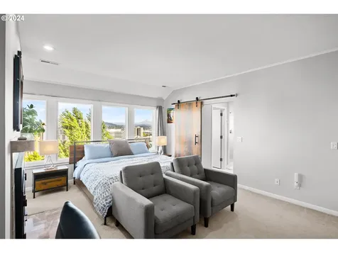 1246 SW Cardinell Way Portland OR 97201