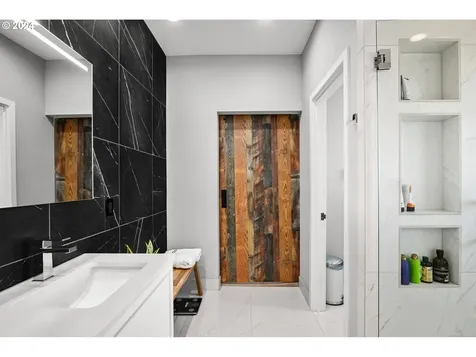 1246 SW Cardinell Way Portland OR 97201