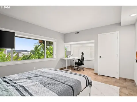 1246 SW Cardinell Way Portland OR 97201