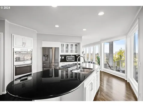 1246 SW Cardinell Way Portland OR 97201