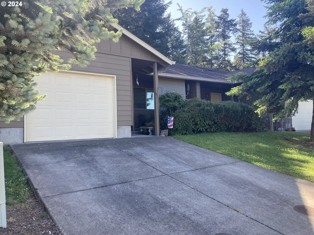 2110 Wilson Avenue Cottage Grove OR 97424