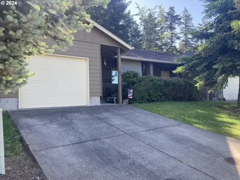 2110 Wilson Avenue Cottage Grove OR 97424