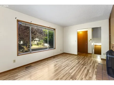427 NE 84th Avenue Portland OR 97220