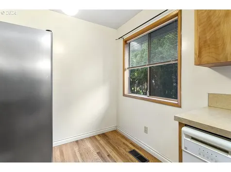 427 NE 84th Avenue Portland OR 97220