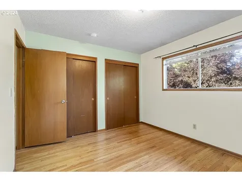 427 NE 84th Avenue Portland OR 97220