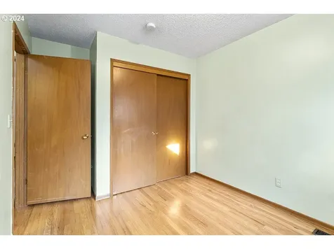 427 NE 84th Avenue Portland OR 97220