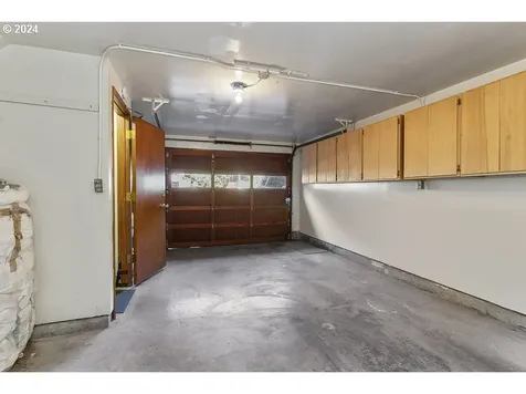 427 NE 84th Avenue Portland OR 97220