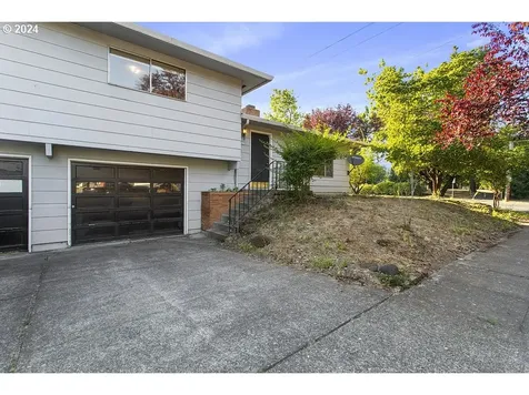 427 NE 84th Avenue Portland OR 97220