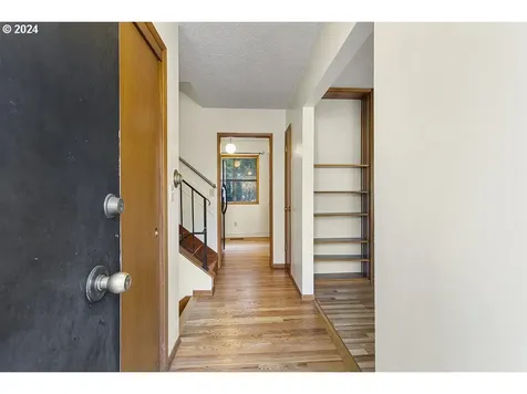 427 NE 84th Avenue Portland OR 97220