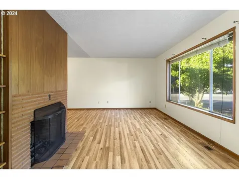 427 NE 84th Avenue Portland OR 97220