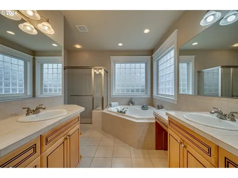 12808 NW 29th Court Vancouver WA 98685