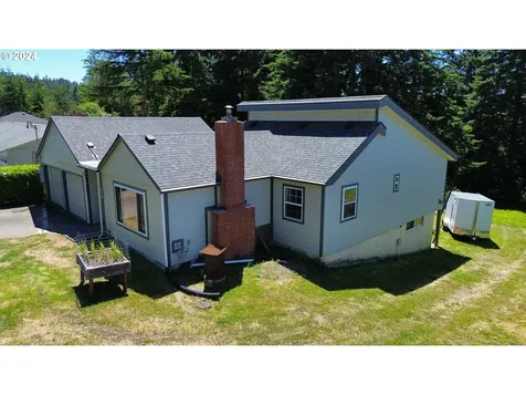 2145 Woodland Drive Coos Bay OR 97420