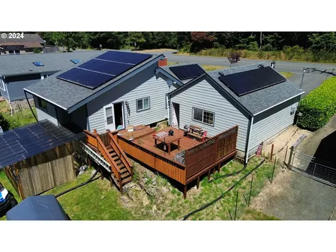 2145 Woodland Drive Coos Bay OR 97420