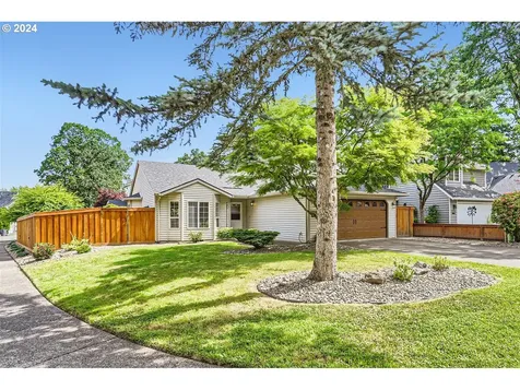 2032 Se 70th Court Hillsboro OR 97123