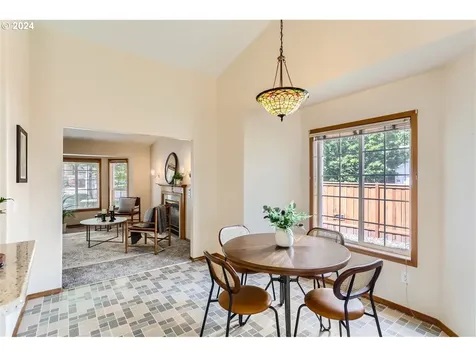 2032 Se 70th Court Hillsboro OR 97123