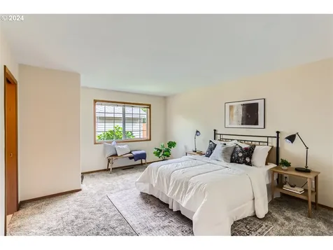 2032 Se 70th Court Hillsboro OR 97123