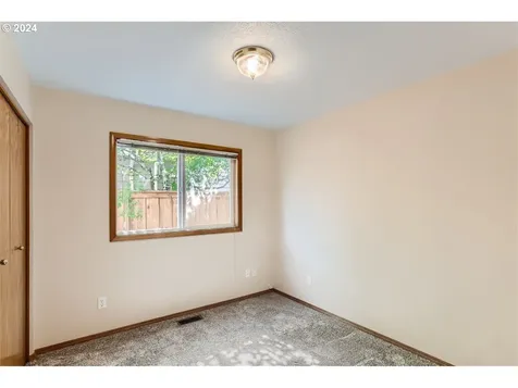 2032 Se 70th Court Hillsboro OR 97123