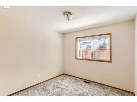 2032 Se 70th Court Hillsboro OR 97123