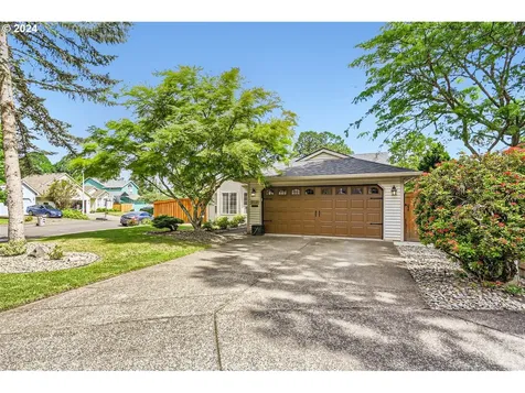 2032 Se 70th Court Hillsboro OR 97123