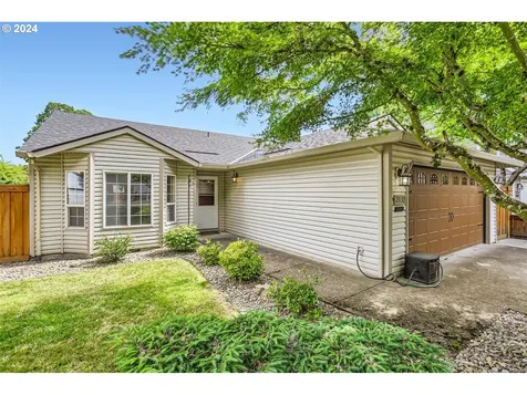 2032 Se 70th Court Hillsboro OR 97123