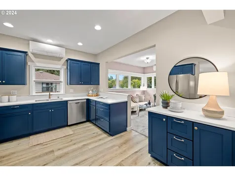 7475 SW 52nd Avenue Portland OR 97219