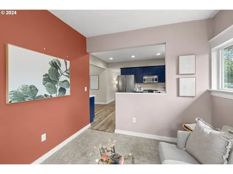 7475 SW 52nd Avenue Portland OR 97219