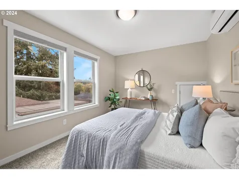 7475 SW 52nd Avenue Portland OR 97219