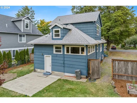 7475 SW 52nd Avenue Portland OR 97219