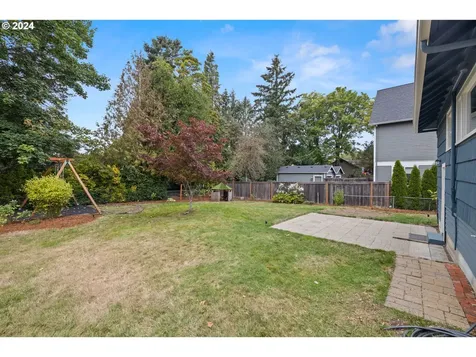 7475 SW 52nd Avenue Portland OR 97219