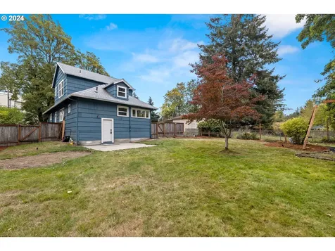 7475 SW 52nd Avenue Portland OR 97219