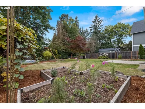 7475 SW 52nd Avenue Portland OR 97219