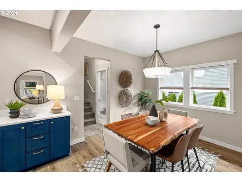 7475 SW 52nd Avenue Portland OR 97219