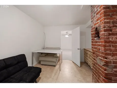 7822 Se Washington Street Portland OR 97215