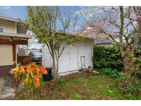 7822 Se Washington Street Portland OR 97215