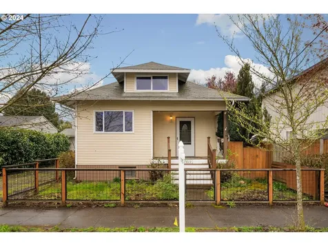 7822 Se Washington Street Portland OR 97215