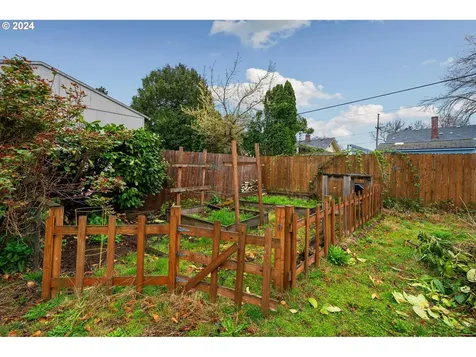 7822 Se Washington Street Portland OR 97215