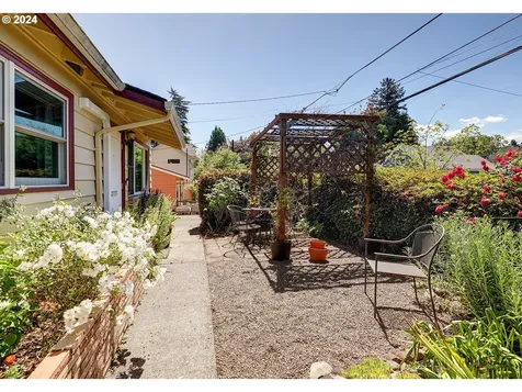 8359 N Swenson Street Portland OR 97203