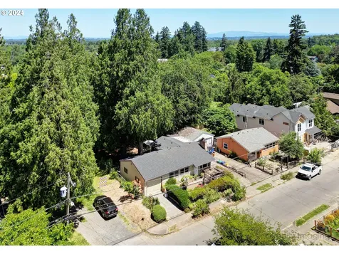 8359 N Swenson Street Portland OR 97203