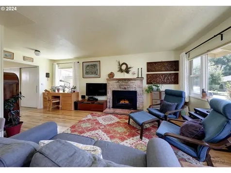 8359 N Swenson Street Portland OR 97203