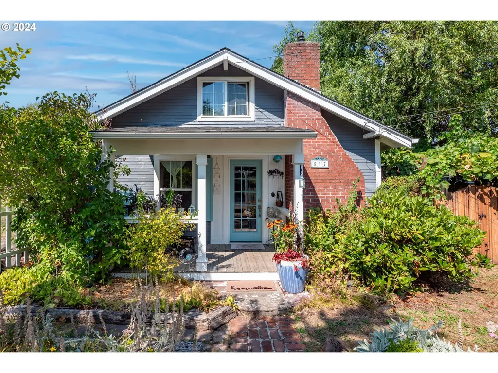 817 Liberty Street Silverton OR 97381