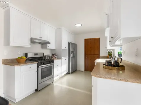 705 E Exeter Street Gladstone OR 97027